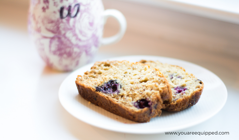 Easy and delicious recipe for Banana Blueberry Bread